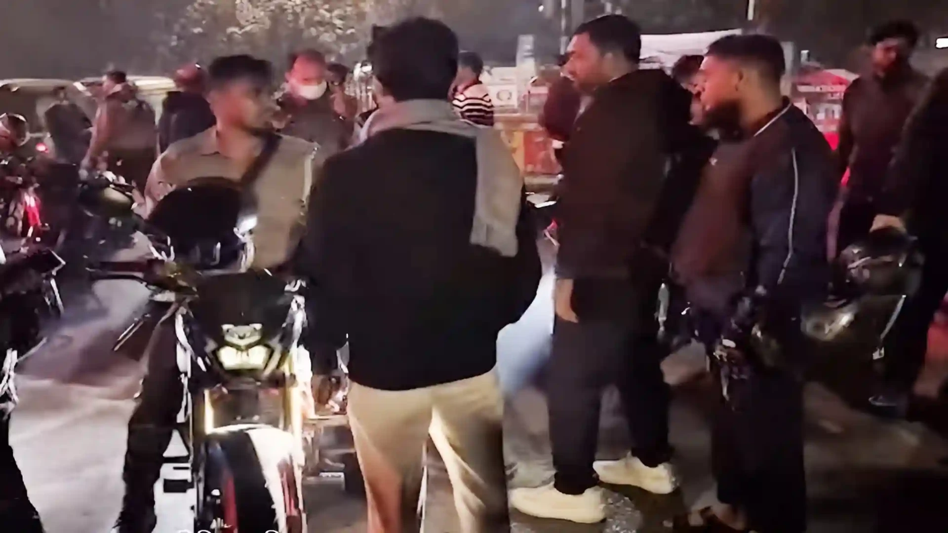 নির্বাচন অসংখ্য বাইক আটক