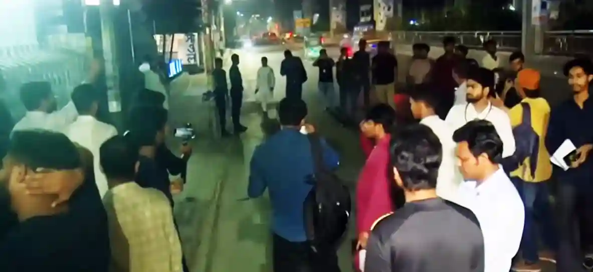 উপদেষ্টা রিজওয়ানার বাসার সামনে ককটেল বিস্ফোরণ উপদেষ্টা সৈয়দা রিজওয়ানা হাসানের বাসার সামনে ককটেল বিস্ফোরণ এনসিপি কার্যালয়ের সামনে ককটেল বিস্ফোরণ নিউ ইস্কাটন রোডে ককটেল বিস্ফোরণে পথচারী আহত